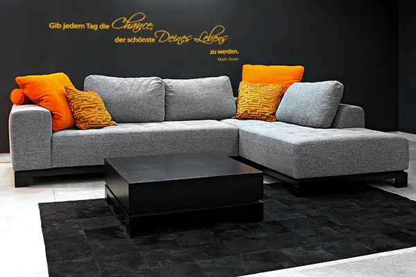 Gib jedem Tag die Chance, der schönste deines Lebens zu werden. Wandtattoo - Black - Glänzend - 1,0m x 0,28m
